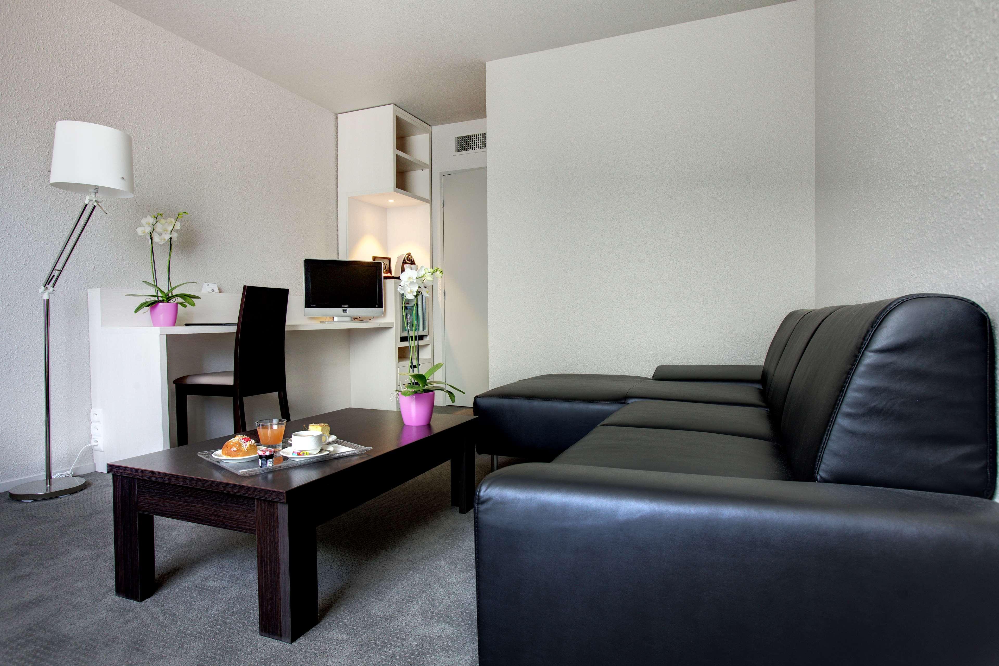 Best Western Alexander Park Шамбери Екстериор снимка