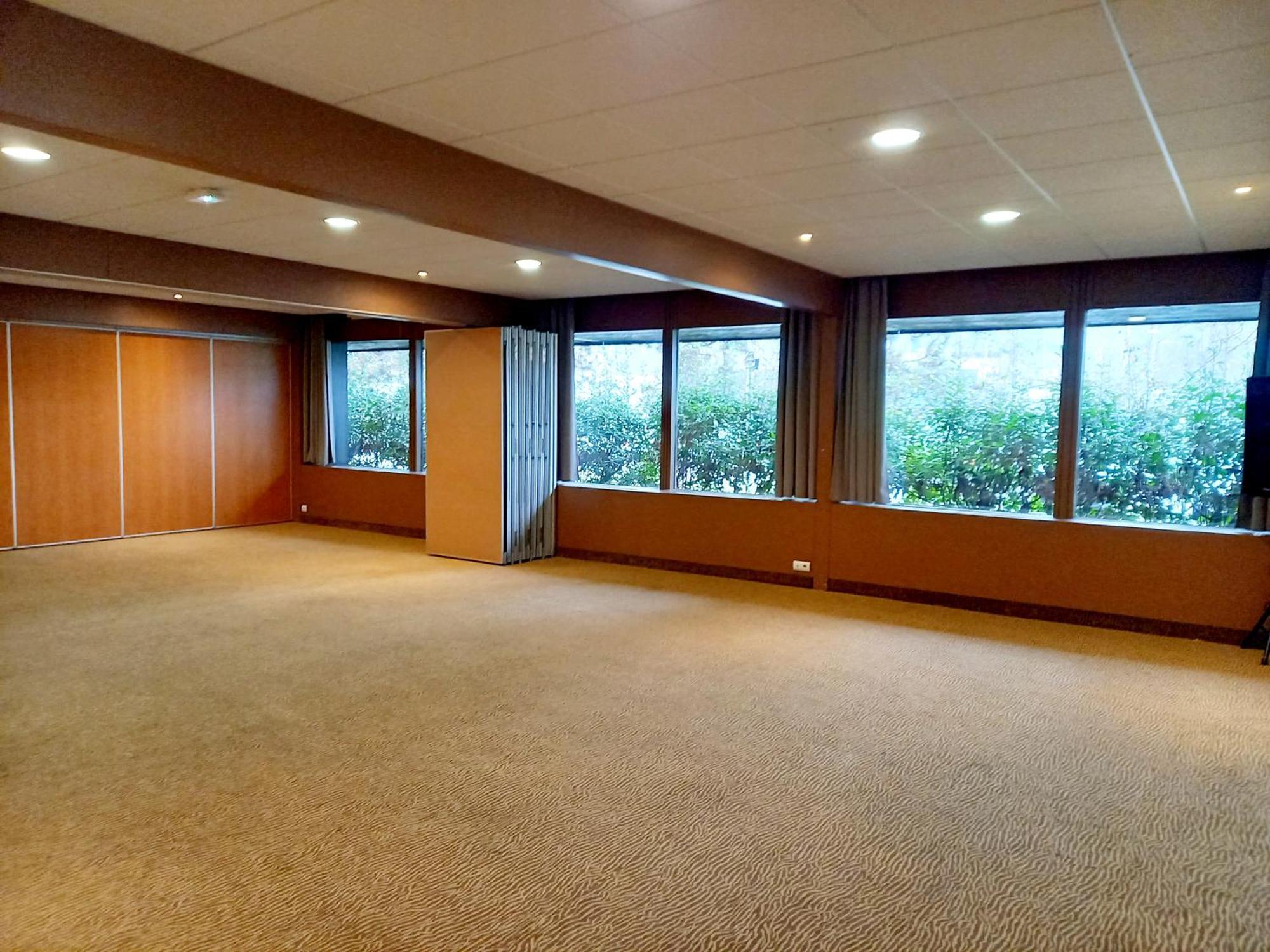 Best Western Alexander Park Шамбери Екстериор снимка