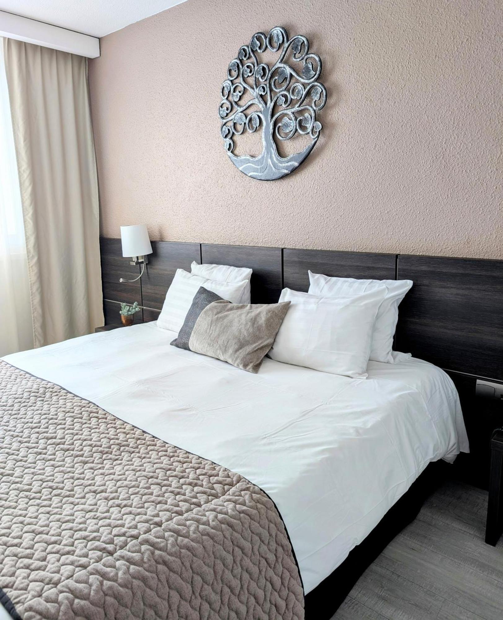 Best Western Alexander Park Шамбери Екстериор снимка